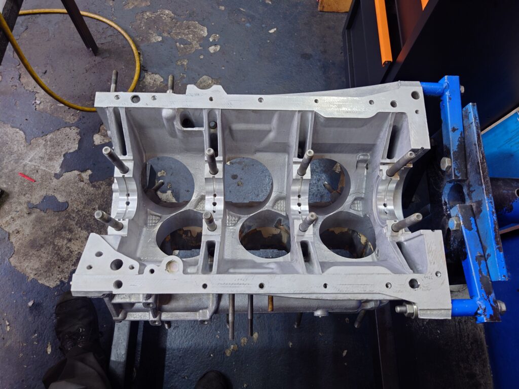 Goły blok silnika 3.2 V6 Busso