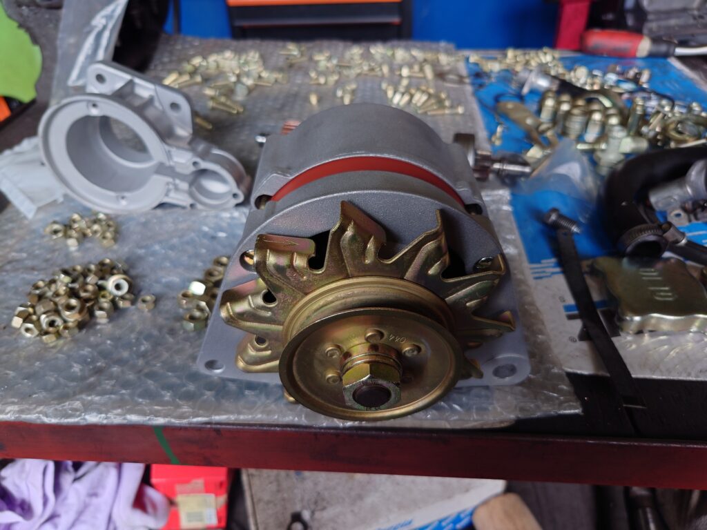 Alternator Bosch 0 120 300 538 z zewnętrznym regulatorem napięcia, po regeneracji