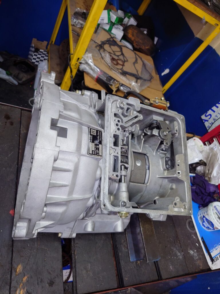 Skrzynia automatyczna ZF 4HP18QE podczas remontu