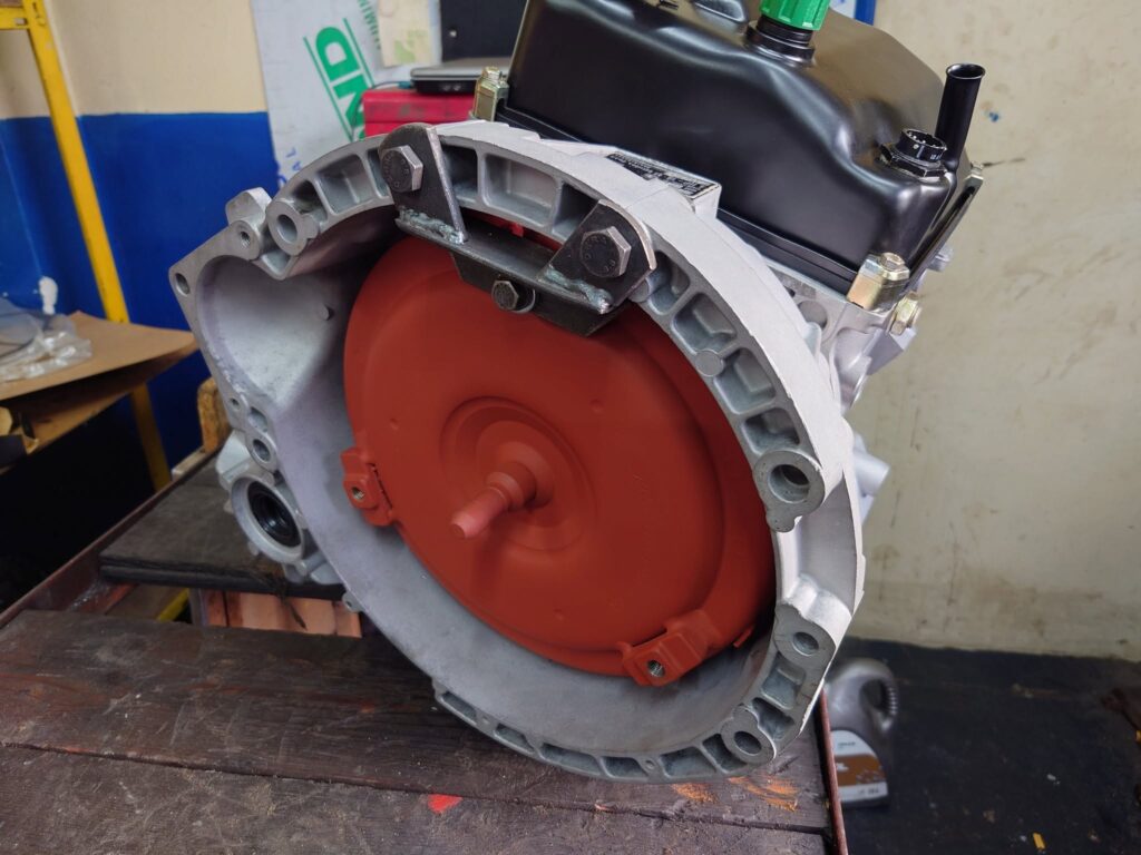Skrzynia automatyczna ZF 4HP18QE podczas remontu
