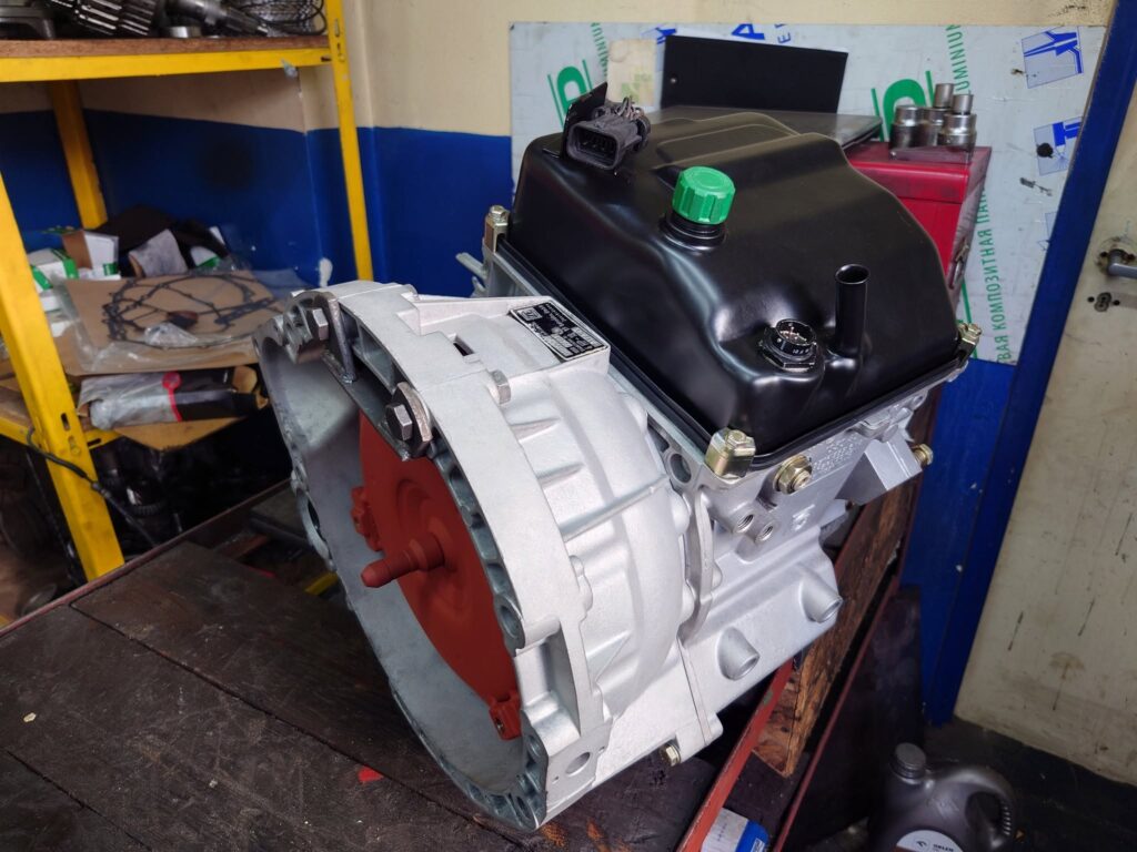 Skrzynia automatyczna ZF 4HP18QE podczas remontu